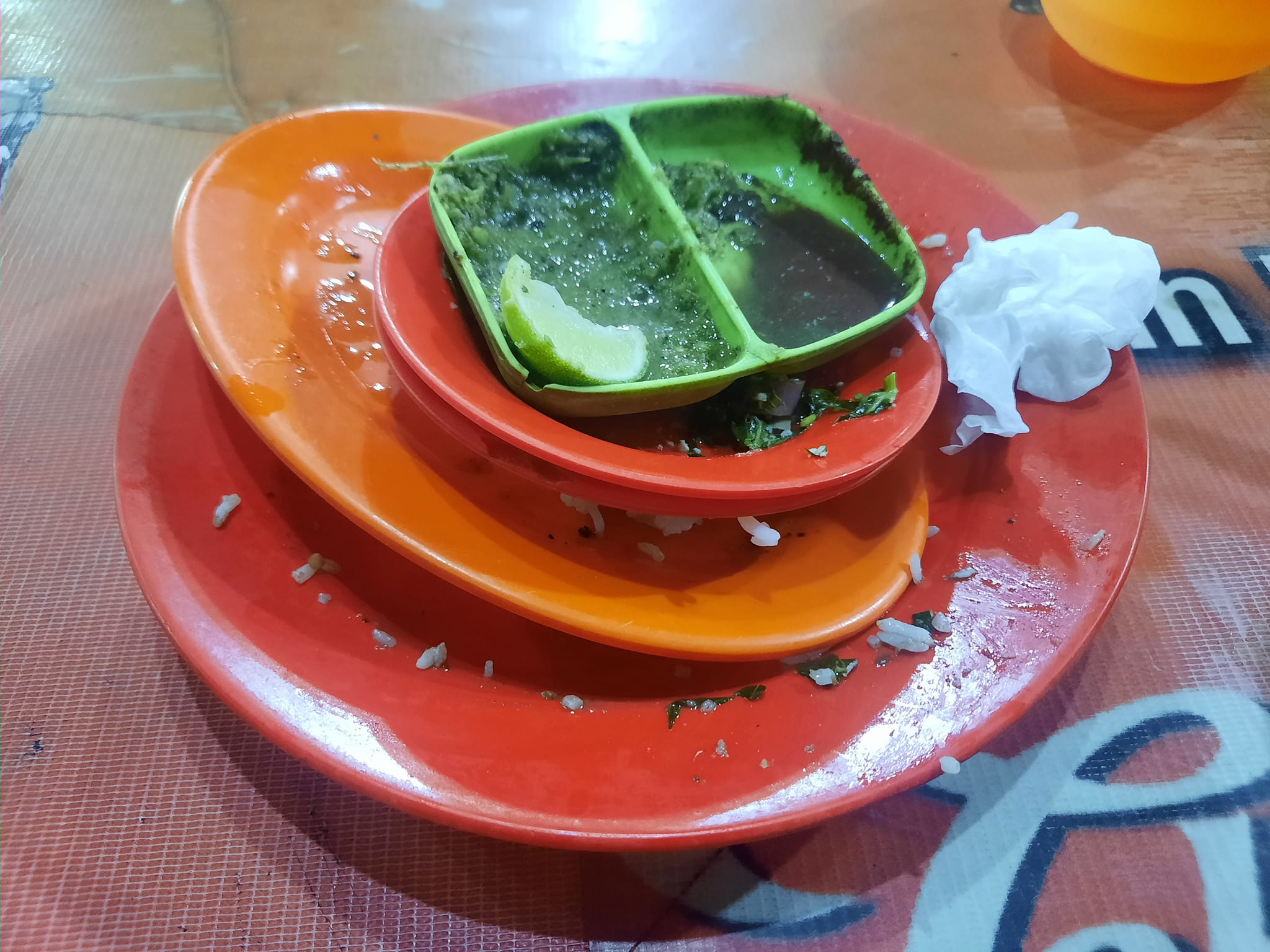 BERESIN MEJA MAKAN MU